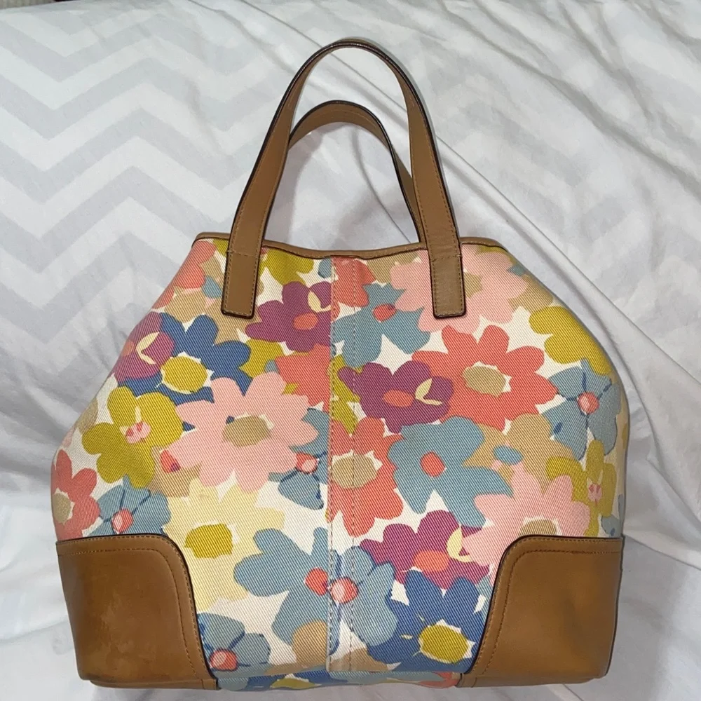 COACH Hadley Floral Tote - Stylish & Spacious Canvas with Leather Trim